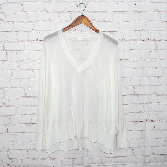 C.T. Plage Women's Vneck Lightweight Pullover Sweater top White sz 40 - Picture 8 of 10